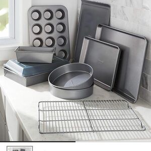 CALPHALON 9 piece Premium Non-Stick Bakeware Set - Silver ***NEW***